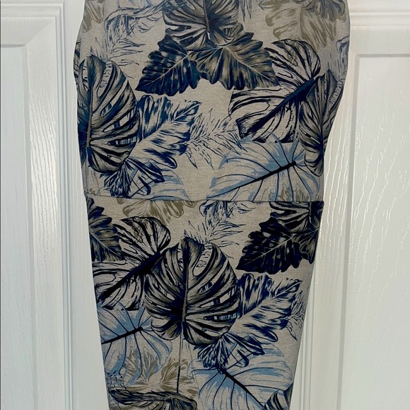 Sleeveless athletic Dress - Picture 2 of 7